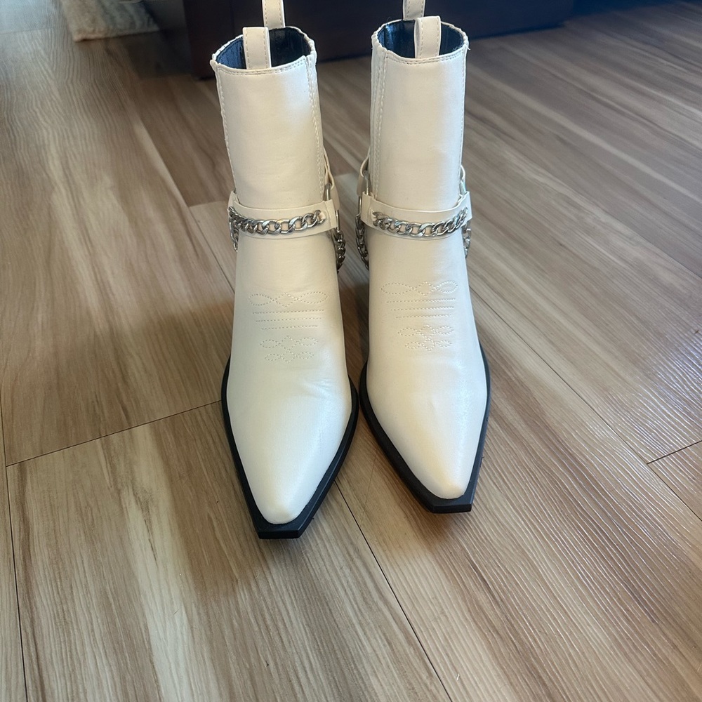 Billini Ellison Bone Bootie - never worn